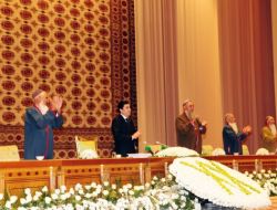 Berdimuhamedov, 'Kahraman' İlan Edildi