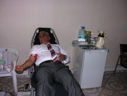 Batmanlılar Depremzedelere Kan Vermek İçin Kuyruğa Girdi