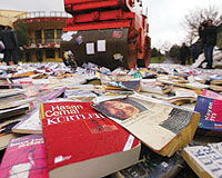 Diyarbakır'da Korsan Kitap Ele Geçirildi