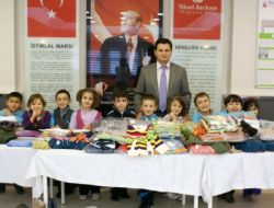 ‘vanlı Kardeşlerimiz Üşümesin’ Dediler, Harçlıklarıyla Elbise Aldılar