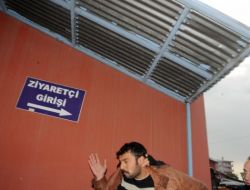 Depremzedeler Hırsızı Linç Etmek İstedi