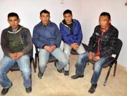 Van Depreminde Evleri Oturulamaz Hale Gelen Kırgızlar, Yardım Bekliyor