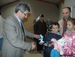 Oyuncaklarını Depremzedelere Gönderdiler