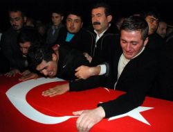 Göçük Altında Kalan Aile Defnedildi