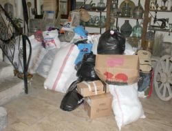 Hataylı Fotoğrafçılar Depremzedelere Yardım Malzemesi Gönderdi