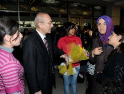 Antalya, Vanlı Çocukları Bağrına Bastı