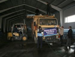 Deprem Bölgesine 13 Ton Su