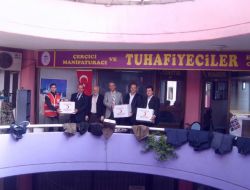 Balıkesir'den Depremzedelere Ayakkabı Ve Giysi Yardımı