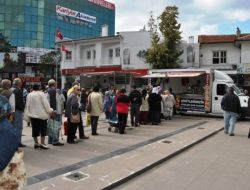 Şehitler İçin Lokma Döktürdü