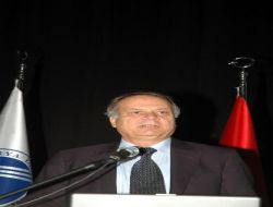 "Balkanlar'dan Gelip Türkiye'de Eğitim Gören Öğrencilerin Ülkelerinde Türkçe'yi Doğru Kullanmaları Sevindirici"