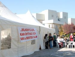 Üniversitelilerden Van İçin Kan Bağışı