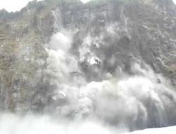 Dev Kayalar Böyle Çöktü..