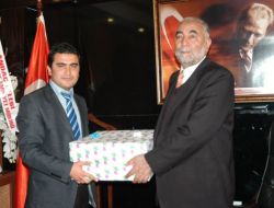 Ak Partili Gençler Kur'an Kursuna Sinevizyon Cihazı Hediye Etti