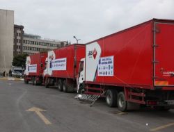 Bakırköy'de Van'a 10 Tır'lık Yardım