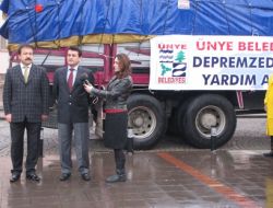 Depremzedeler İçin Ünye'den İki Kamyon Yardım Yola Çıktı