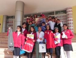 Minik Öğrenciler Van İçin 5 Bin Tl Topladı