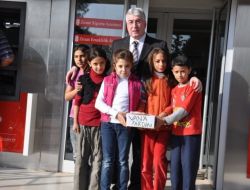 Akçakaleli Minikler: Depremzedeler Açken Biz Burada Tok Duramazdık