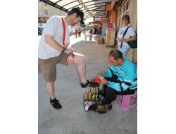 Ayakkabı Boyacısı 2 Günlük Gelirini Depremzedelere Bağışladı