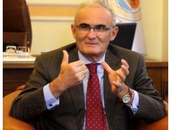 Samsun Büyükşehir Belediyesi, Depremzedelere Sıcak Yemek Dağıtıyor