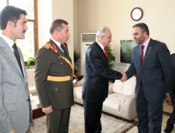 Cumhuriyet Bayramı Sade Bir Törenle Kutlandı