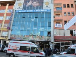 Bingöl'de Ak Parti İl Binasının Önünde Canlı Bomba Patladı