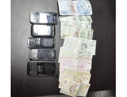 Futbolcuların Odasına Girip Hırsızlık Yaptılar