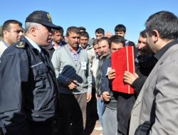 Enkazdan Elele Çıkarılan Çift Toprağa Verildi