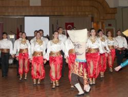 Hoy-tur'un Amerika'daki Gösterileri Büyük İlgi Gördü