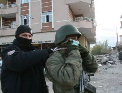 ERÇİŞ’TE POLİS ASKER DAYANIŞMASI