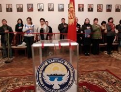 Kırgızistan'da Atambayev Açık Ara Önde