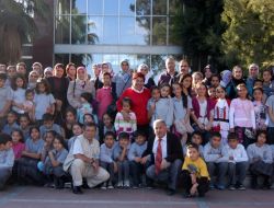 368 Kadın Ve Çocuklar İlk Kez Tiyatro Seyretti