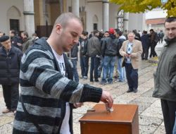 Bosna'da Depremzedelere Yardım Kampanyası Devam Ediyor