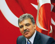 Cumhurbaşkanı Gül: Anayasa'ya aykırılık görürsek, Meclis'e geri göndeririz!!