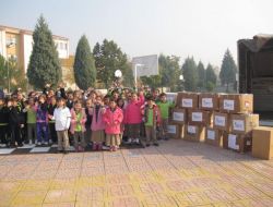Safvetli Öğrenciler, Depremzede Çocuklarla Bayramlıklarını Paylaştı