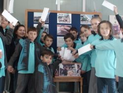 Gökkuşağı Koleji Öğrencileri Harçlıklarını Van’a Gönderdi