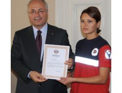 Manisa Valisi Daşöz, Deprem Bölgesine Giden Ekipleri Ödüllendirdi