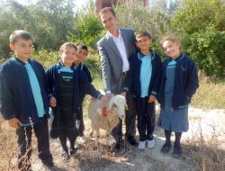 Mutlu Kolejinden Van'a Bayram Hediyesi