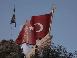 Belen'e Türkiye'nin En Büyük Anıt Türk Bayrağı Dikildi