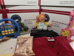 Eyüp’teki Miniklere Bayramlık Hediye