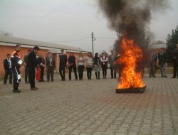 Afet Ve Acil Müdahale Personeli Afetlere Karşı Eğitiliyor