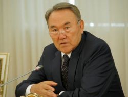 Nazarbayev’den Atambayev’e Kutlama