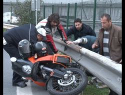 Viraja Hızlı Giren Üniversite Öğrencisi, Reklamcıyı Hastanelik Etti