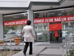Balıkesir'de 3 Bin Kişiye Evde Sağlık Hizmeti Veriliyor