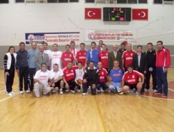 Kozan’da Voleybol Turnuvası Başladı
