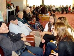 Üniversite Öğrencileri Huzurevi Sakinlerine Eğlenceli Anlar Yaşattı