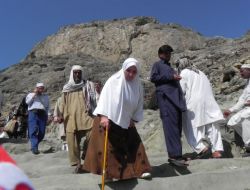 Hacı Adayları Hira Yolunda