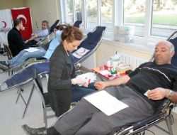 Erzincan Şeker Fabrikası Çalışanlarından Deprem Bölgesine Kan Bağışı