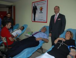 Ak Parti Depremzedeler İçin Kan Verdi