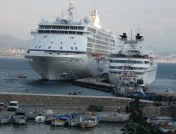 Kruvaziyer Turist Gemileri Alanya Limanı'nda