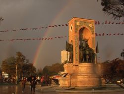 Taksim’de Gökkuşağı